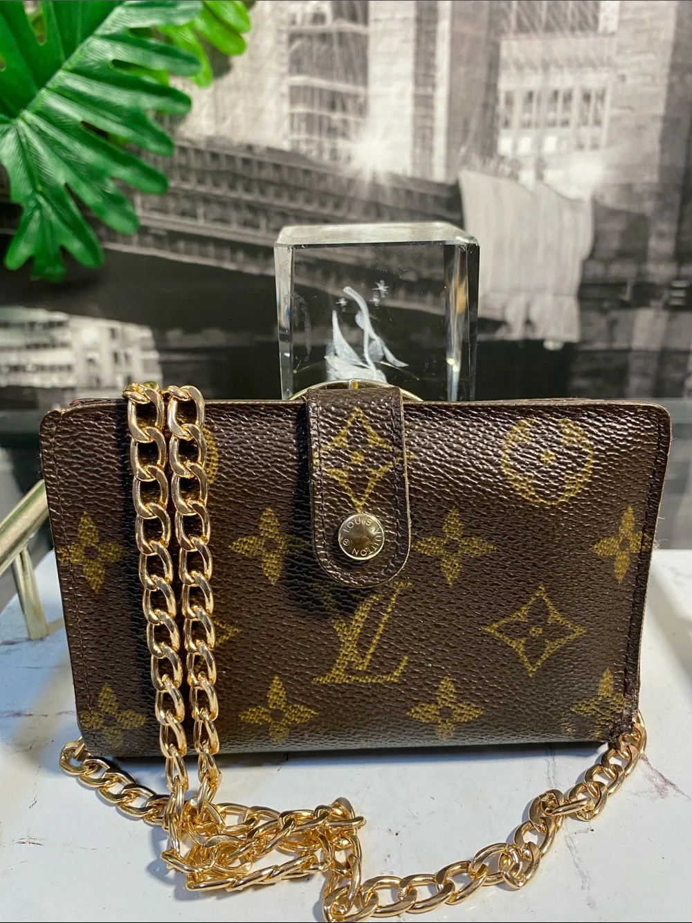 Authentic Louis Vuitton Vintage Monogram Kisslock Wallet - Picture 3 of 15